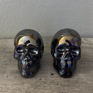 🖤 Iridescent Black Skull Decor Set (2) – Gothic Halloween Aesthetic 🖤